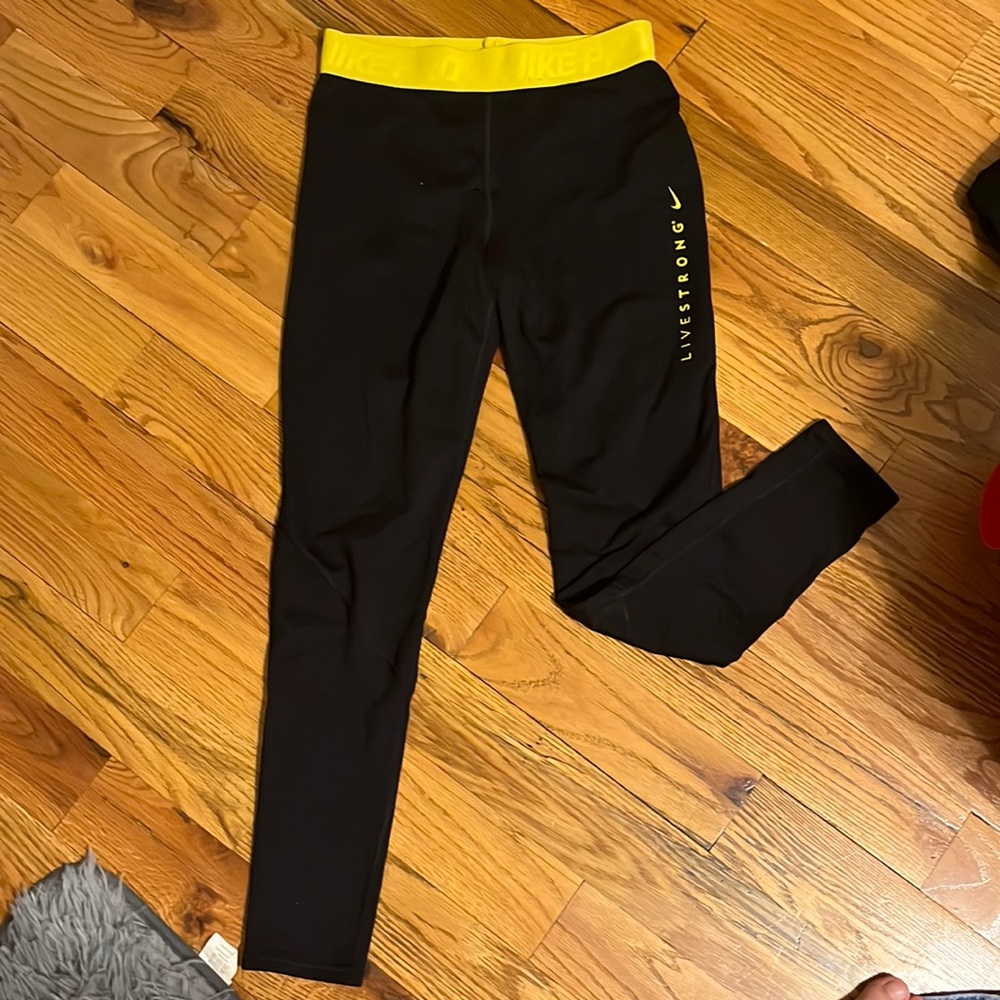 nike pro leggings, size M